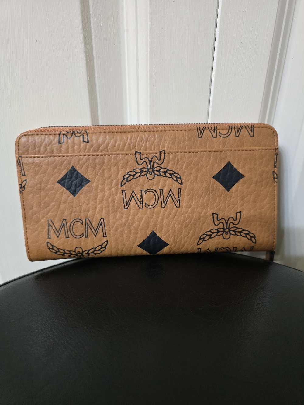 MCM Aren Zip Around Wallet In Visetos/Color: Cognac